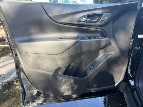 Used 2023 Chevrolet Equinox LT image 14