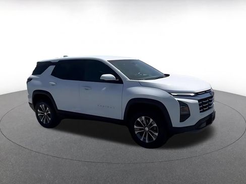 Used 2025 Chevrolet Equinox LT FWD image 2
