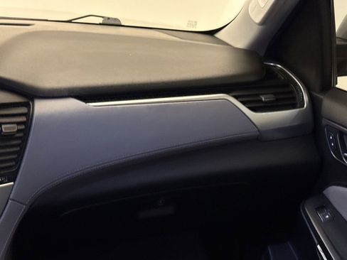 Used 2019 Chevrolet Suburban LT image 15