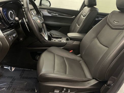 Used 2023 Cadillac XT6 Sport image 14