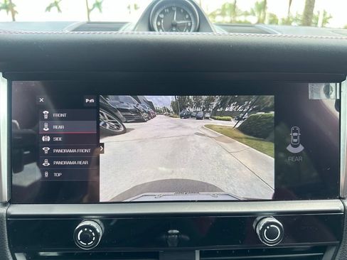 Certified 2023 Porsche Macan AWD/4WD image 35