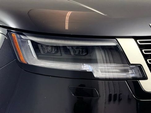 Certified 2023 Land Rover Range Rover SE image 12
