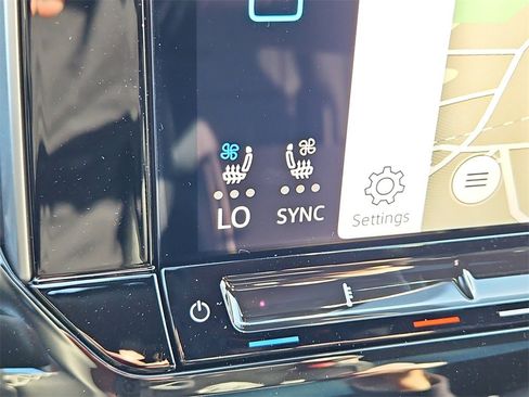 Certified 2025 Volkswagen Atlas Cross Sport SEL image 13