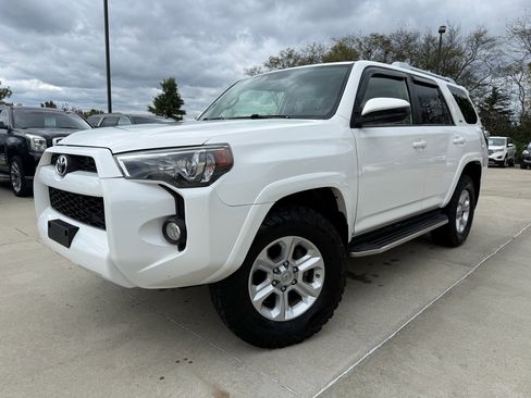 Used 2018 Toyota 4Runner SR5 Premium image 1