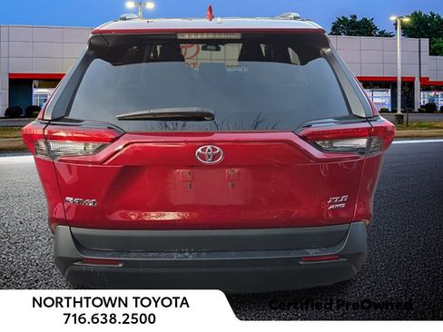 Used 2021 Toyota RAV4 XLE image 7