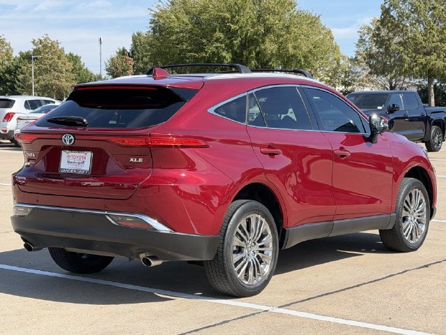 Used 2024 Toyota Venza XLE AWD/4WD image 4