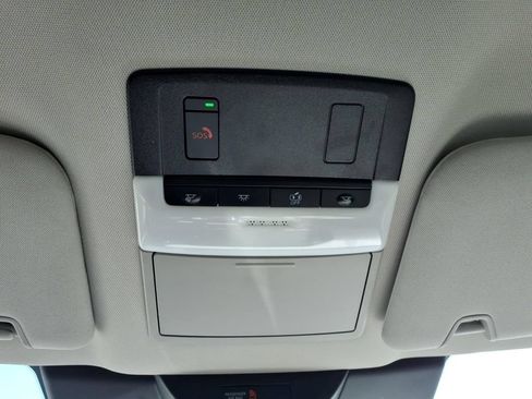 Used 2023 Nissan Pathfinder SL AWD/4WD image 26