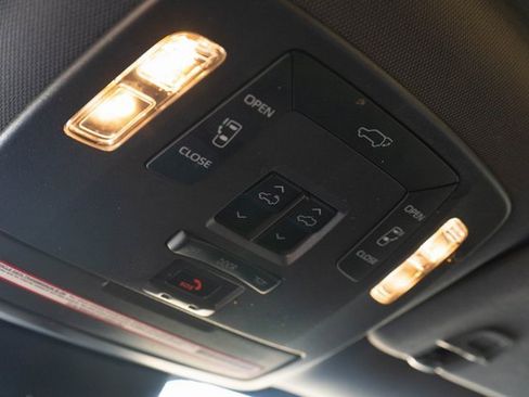 Used 2023 Toyota Sienna XSE image 31