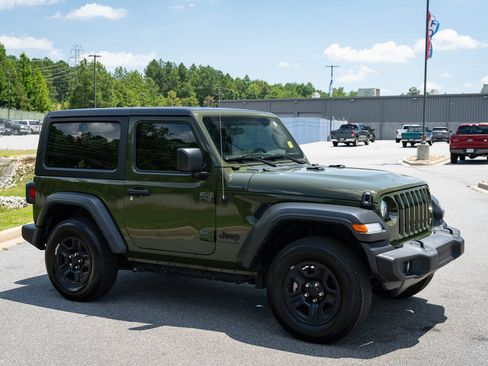 Used 2023 Jeep Wrangler Sport AWD/4WD image 12