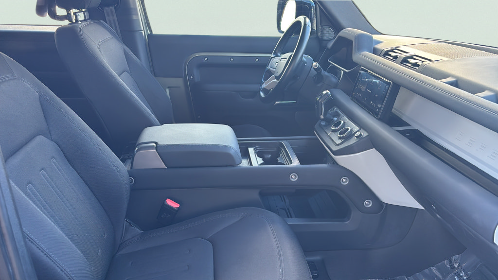 Used 2021 Land Rover Defender 90 AWD/4WD image 17