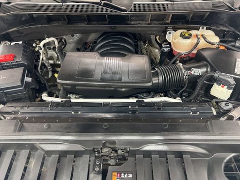 Used 2021 Chevrolet Silverado 1500 LT AWD/4WD image 25
