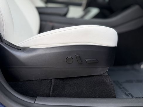 Used 2020 Tesla Model Y Long Range image 35