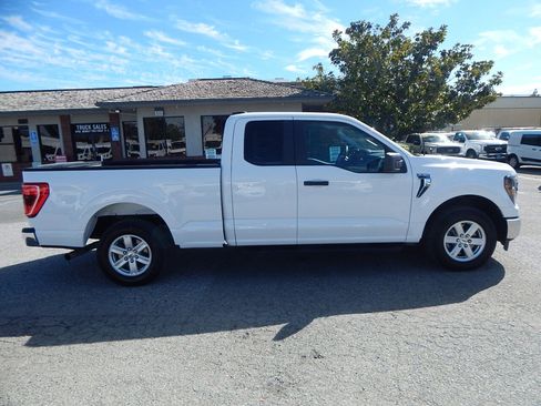 Used 2023 Ford F150 XLT w/ Trailer Tow Package image 9