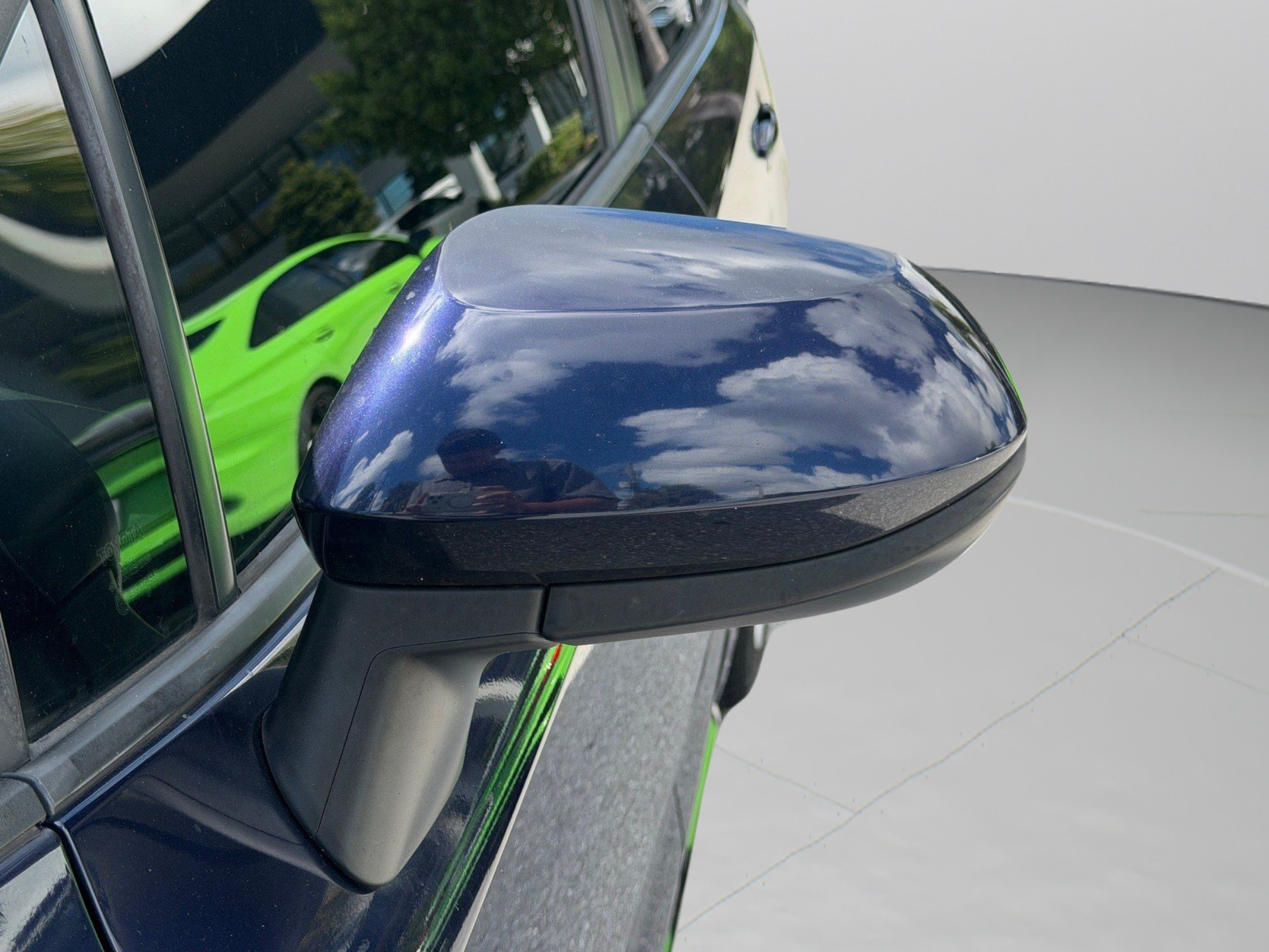 Used 2020 Toyota Corolla LE FWD image 44
