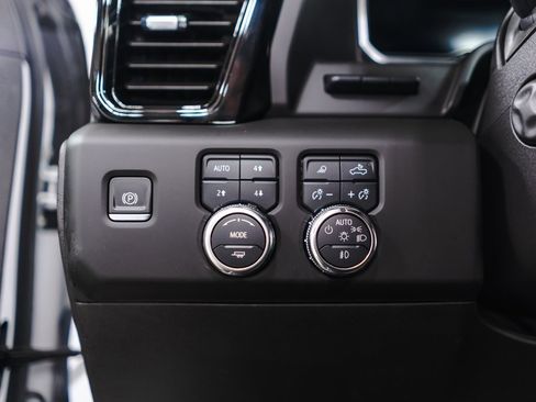 Used 2022 GMC Sierra 1500 AT4 w/ AT4 Premium Package image 18