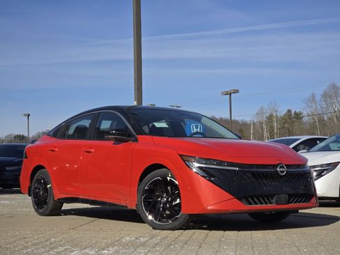 New 2026 Nissan Sentra SR w/ SR Premium Package FWD image 2