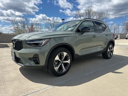 Certified 2023 Volvo XC40 B5 Ultimate w/ Climate Package AWD/4WD image 4