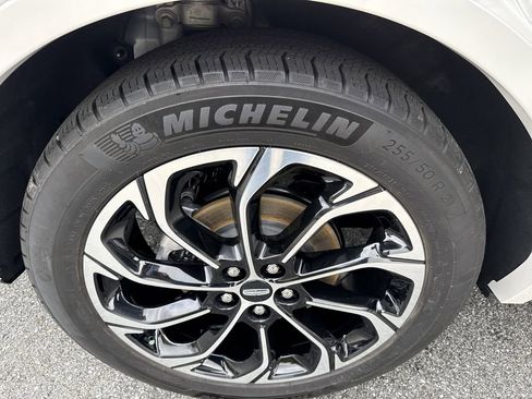 Used 2026 Lincoln Nautilus Reserve image 17