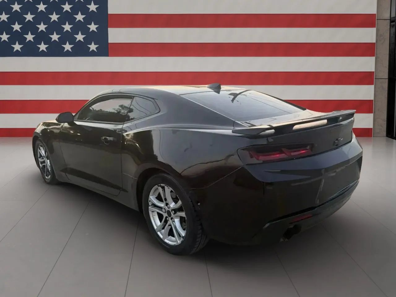 Used 2016 Chevrolet Camaro LT RWD image 9