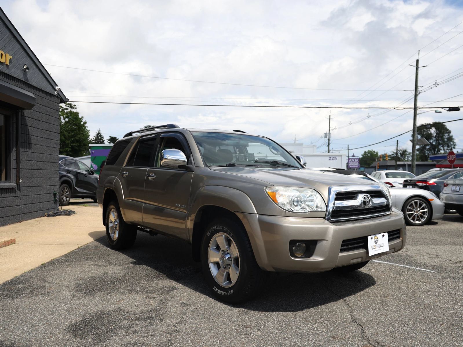 Used 2007 Toyota 4Runner SR5 AWD/4WD image 3