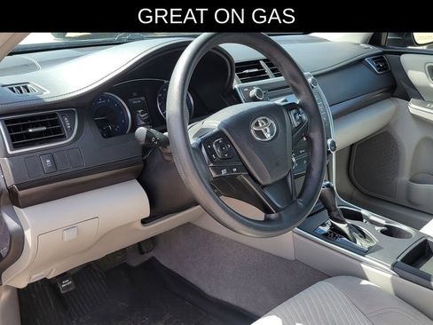 Used 2017 Toyota Camry LE FWD image 16