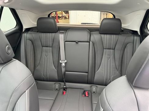 Used 2025 Buick Envision Avenir AWD/4WD image 33