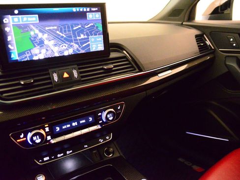 Used 2023 Audi SQ5 Premium Plus w/ Premium Plus Package image 31