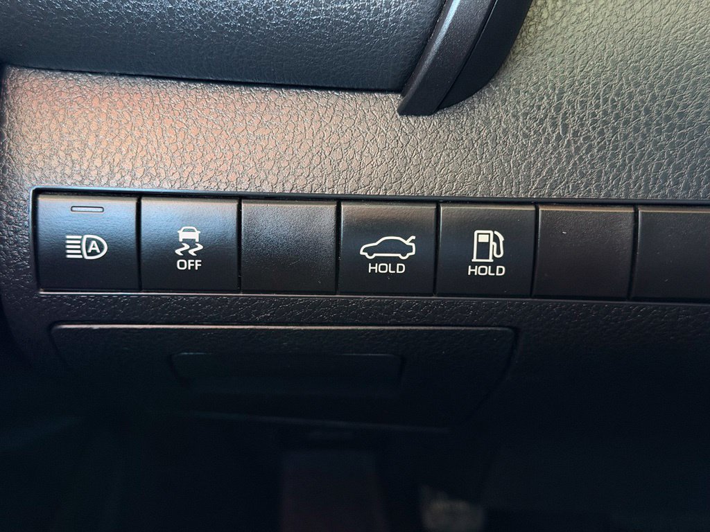 Used 2019 Toyota Camry SE w/ Protection Package (Q2) FWD image 27