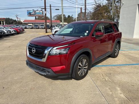 Used 2024 Nissan Pathfinder SL FWD image 3