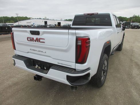 New 2026 GMC Sierra 3500 Denali w/ Denali Reserve Package AWD/4WD image 5