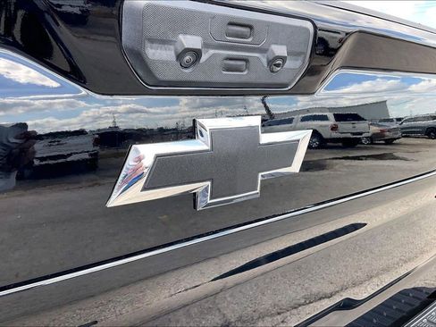 Used 2024 Chevrolet Silverado 3500 High Country w/ High Country Premium Package AWD/4WD image 27