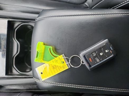 Used 2021 Jeep Grand Cherokee L Overland image 32