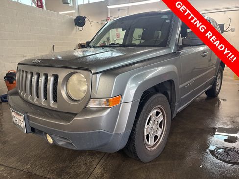 Used 2014 Jeep Patriot Sport w/ Power Value Group image 2