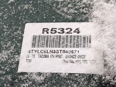 Certified 2025 Toyota Tacoma TRD Sport image 17