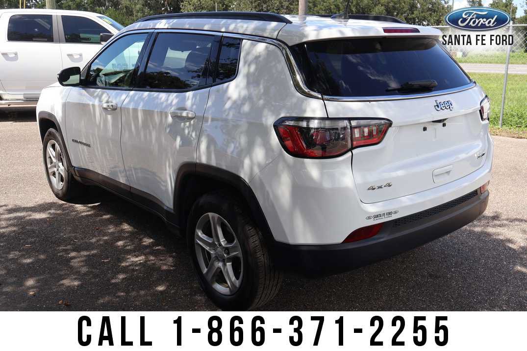 Used 2024 Jeep Compass Latitude w/ Altitude Special Edition AWD/4WD image 3
