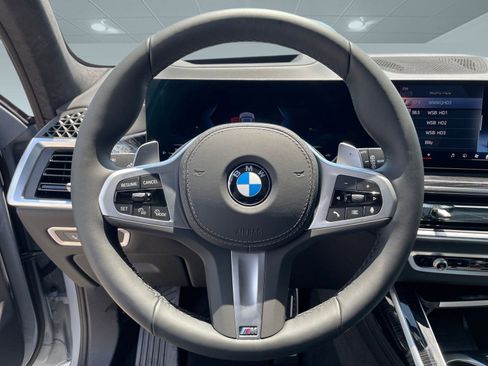 Used 2026 BMW X7 xDrive40i w/ M Sport Package image 15