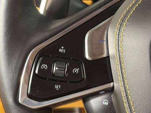 Used 2021 Chevrolet Corvette Stingray Premium Cpe w/ Z51 Performance Package RWD image 37