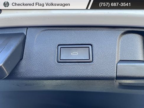 Used 2022 Volkswagen Atlas SE w/ Panoramic Sunroof Package image 17