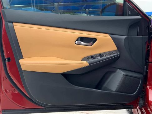 Used 2021 Nissan Sentra SV w/ SV Premium Package image 21