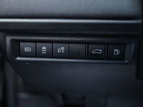 Used 2025 Toyota Camry LE FWD image 18
