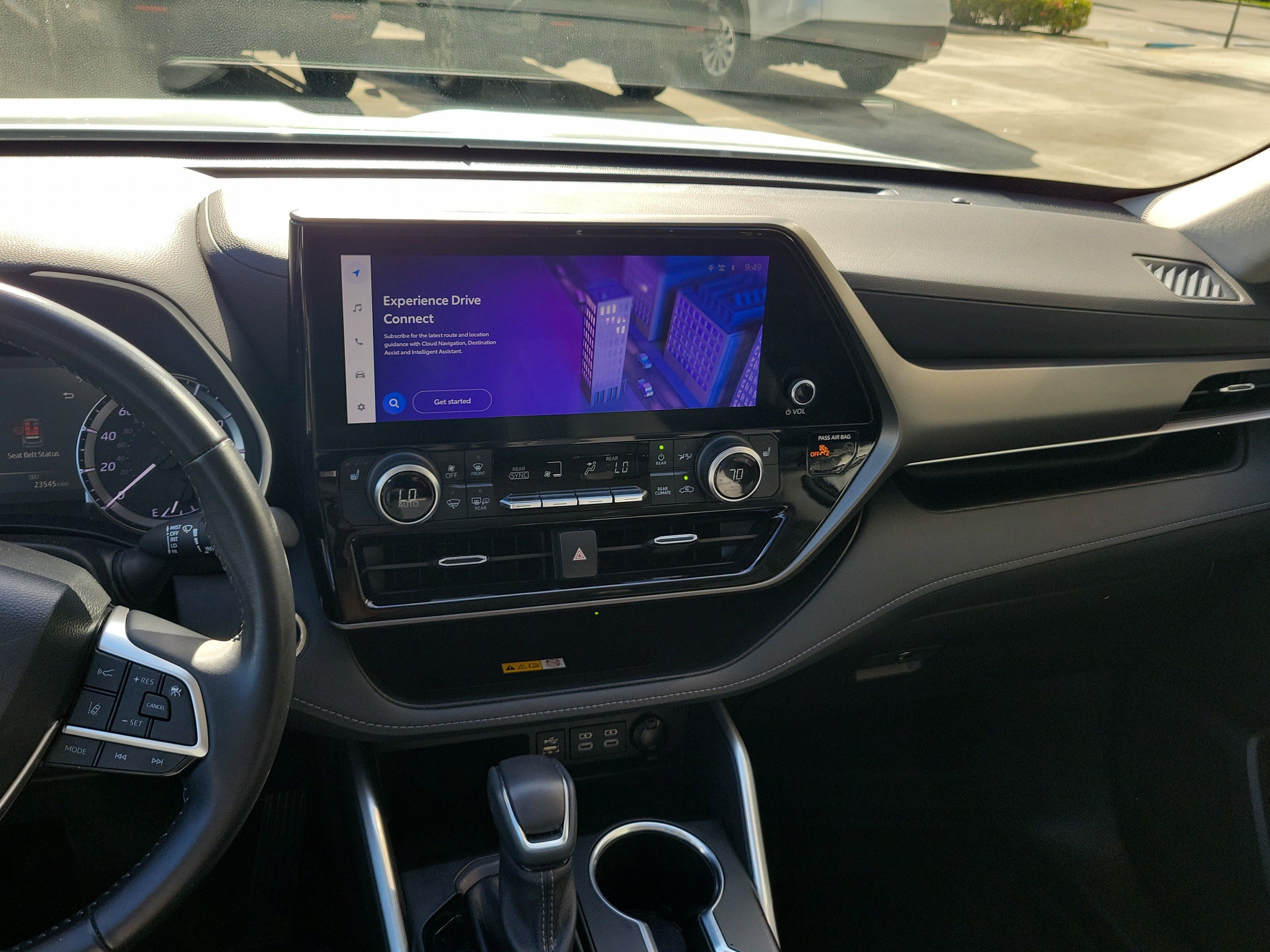 Used 2023 Toyota Highlander XLE FWD image 20