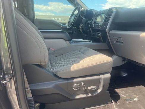 Used 2017 Ford F150 XLT w/ Equipment Group 302A Luxury AWD/4WD image 8