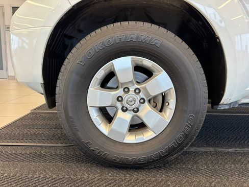 Used 2013 Nissan Frontier SV AWD/4WD image 4