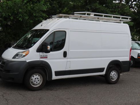 Used 2017 RAM ProMaster 2500 FWD image 3