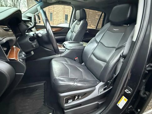 Used 2018 Cadillac Escalade Premium Luxury image 10