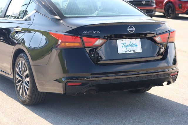 Used 2025 Nissan Altima 2.5 SV FWD image 8