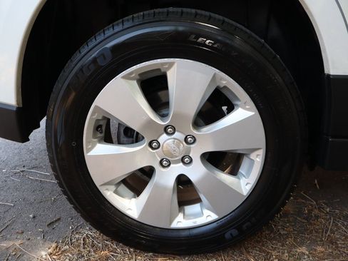 Used 2012 Subaru Outback 2.5i Premium w/ All-Weather Pkg AWD/4WD image 42