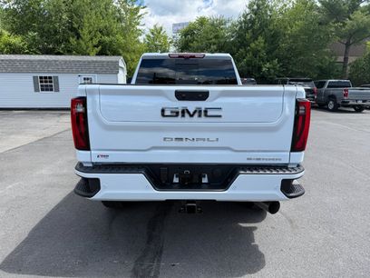 New 2026 GMC Sierra 2500 Denali Ultimate w/ LPO, Black Badging Package