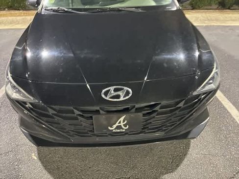 Used 2023 Hyundai Elantra SEL w/ Preferred Accessory Package image 16