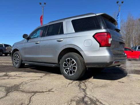 Used 2024 Ford Expedition XLT image 5